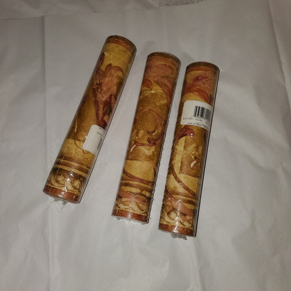 Beautiful wallpaper border! - Picture 3 of 5